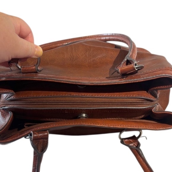 Bueno Brown Shoulder Bag - Picture 9 of 14